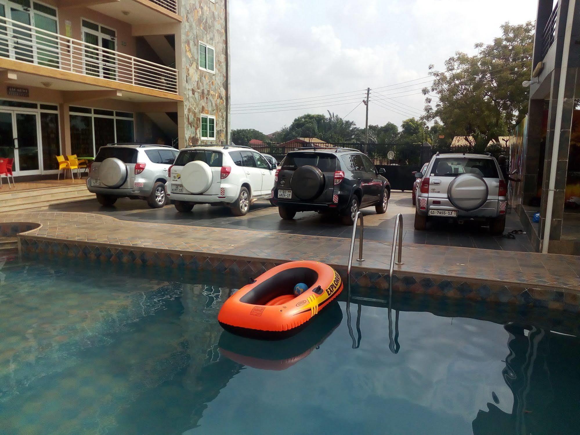 Grand Star Hotel North Legon Екстер'єр фото